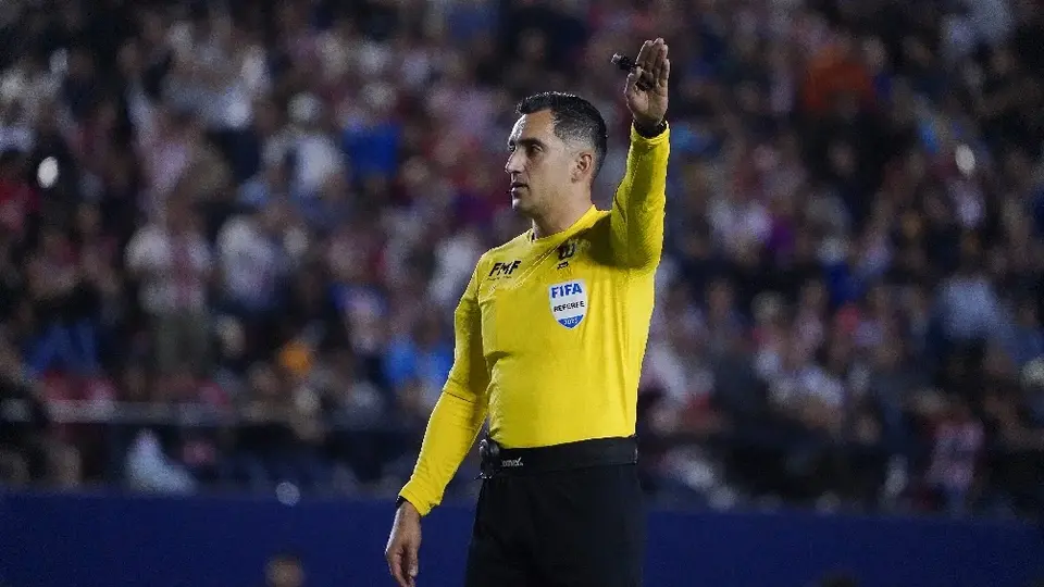 Rosario López, árbitro de Pumas vs Monterrey, será citado ante la Comisión de Arbitraje