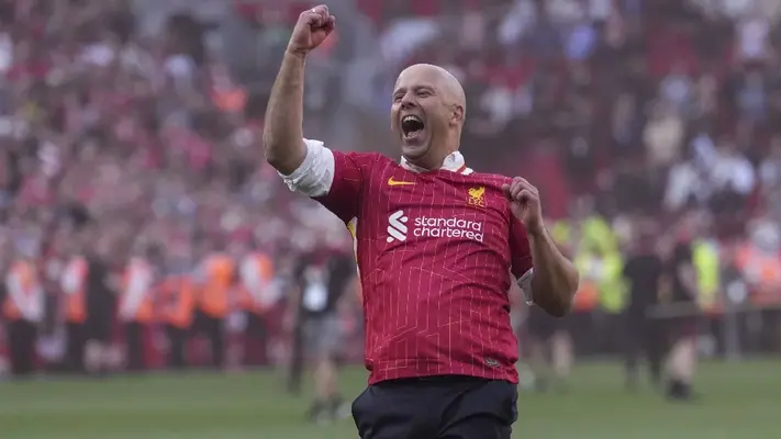 Arne Slot dedica título del Liverpool a Jürgen Klopp