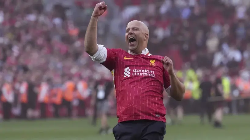 Arne Slot dedica título del Liverpool a Jürgen Klopp