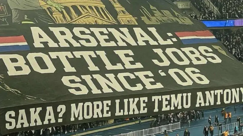 Afición de PSG lanza mensaje en tifo a Bukayo Saka: "Un Antony de Tem..."