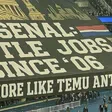 Afición de PSG lanza mensaje en tifo a Bukayo Saka: "Un Antony de Tem..."