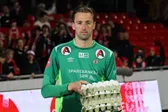 Portero en el futbol noruego recibió huevos como premio al MVP
