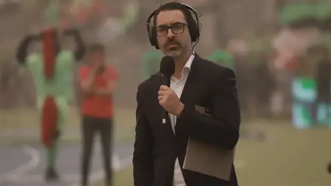 Tormenta de arena en el Juárez vs Pumas dejó ‘desecho’ traje de Álvaro López Sordo
