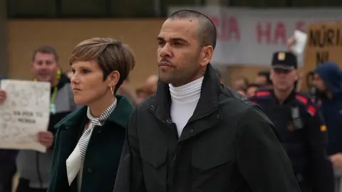 La joven que denunció a Dani Alves recurrirá su absolución