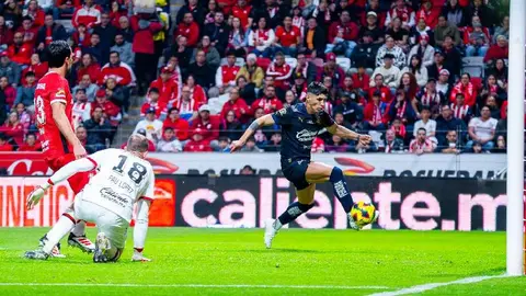 Comisión de árbitros ratifica decisión arbitral en polémico gol anulado a Chivas