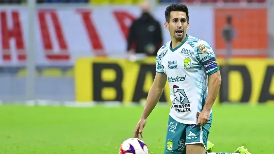 Fernando Navarro explota contra FIFA tras caso León: 'Son una burla'