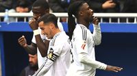 Real Madrid se cuelga del marco y vence por la mínima al Alavés