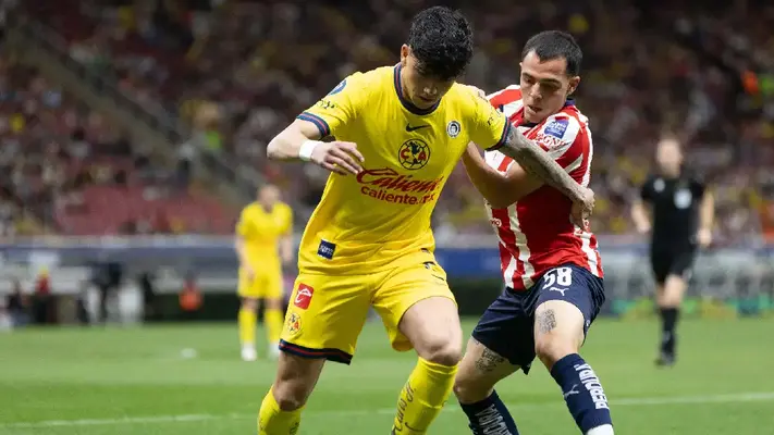 Kevin Álvarez sufre herida tras botellazo lanzado desde la tribuna en el Clásico Nacional