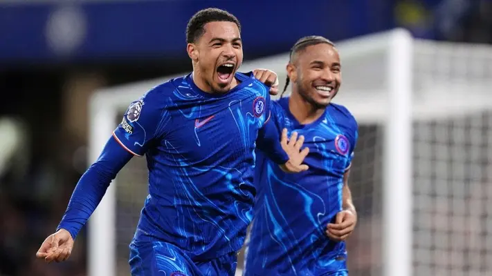Chelsea aplasta 4-0 a Southampton y se mantiene en la pelea por un boleto a Champions League