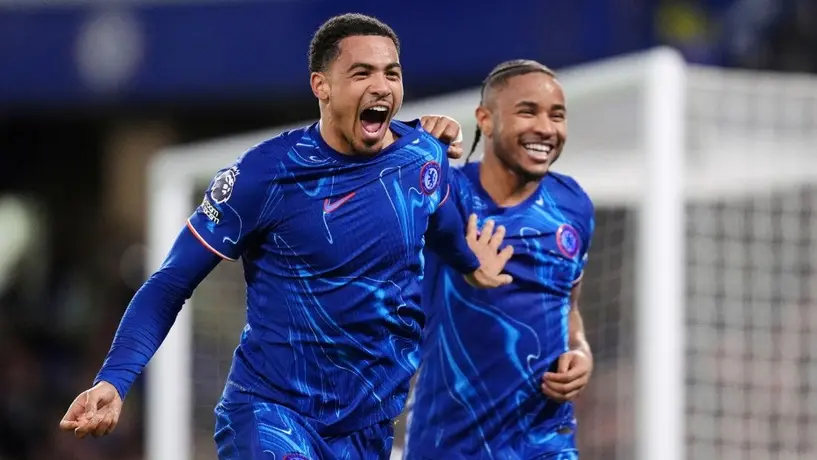 Chelsea aplasta 4-0 a Southampton y se mantiene en la pelea por un boleto a Champions League
