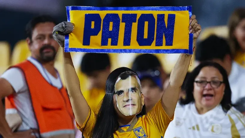 Nahuel Guzmán recibe emotivo homenaje por la afición por sus 500 juegos con Tigres