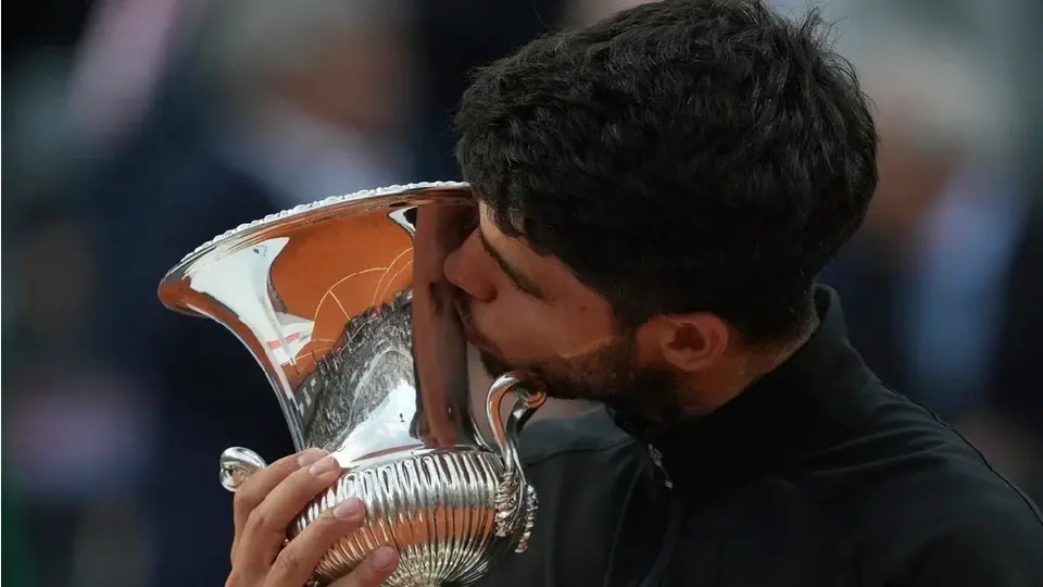 Carlos Alcaraz supera una vez más a Jannik Sinner y se corona en Roma