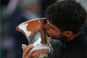 Carlos Alcaraz supera una vez más a Jannik Sinner y se corona en Roma