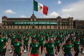 CDMX buscará récord Guinness con la clase de futbol y la ola más grande del mundo