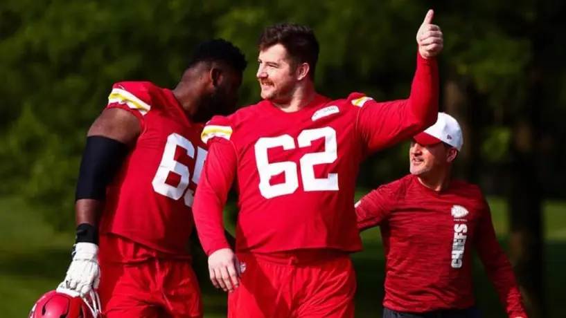 Los Kansas City Chiefs intercambian a Joe Thuney por una cuarta selección con los Chicago Bears