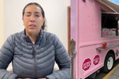 Atacan a Fernanda Sánchez, la chica viral por vender fresas con crema en Tijuana