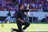 Gonzalo Pineda se lanza en contra el arbitraje tras empate ante Juárez en el Estadio Jalisco