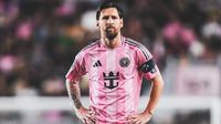¡Messi es perseguido! Jugadores del Cavalier buscaron llevarse el jersey del argentino como recuerdo 