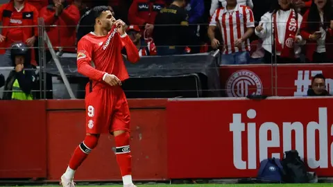 ¡La ley del ex! Alexis Vega protagoniza desafiante festejo frente a Chivas