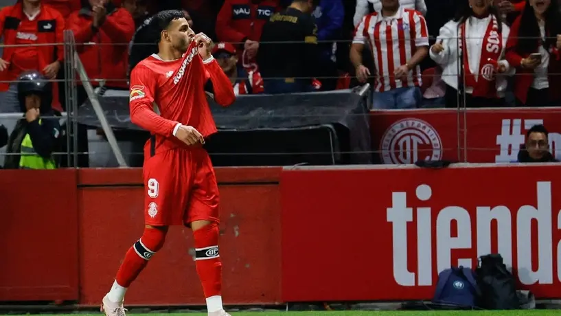 ¡La ley del ex! Alexis Vega protagoniza desafiante festejo frente a Chivas