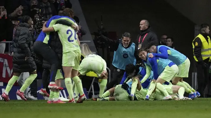 Atlético de Madrid y Barcelona termina con gestos emotivos en el Metropolitano