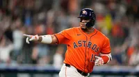 Paredes conecta jonrón en la novena y Astros vencen 2-1 a Royals