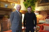 Volodímir Zelensky se reúne con el rey de Inglaterra tras altercado con Trump