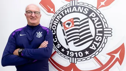 Dorival Júnior, exentrenador de Brasil, presentado como nuevo DT de Corinthians