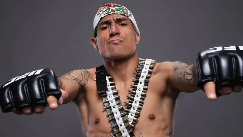 Edgar Chairez vive noche de ensueño con triunfo con dedicatoria y encuentro con su ídolo