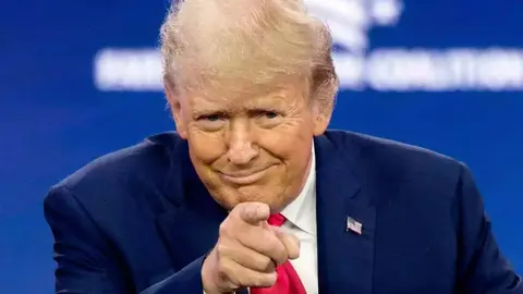 Donald Trump no detendrá los aranceles sobre productos de Canadá y México, ¿Cuándo entran en vigor?
