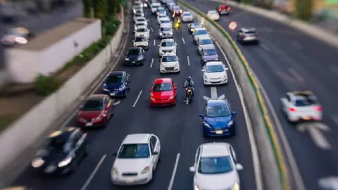 Hoy No Circula: ¿Qué autos NO circulan el viernes 25 de abril de 2025 en CDMX y EDOMEX?