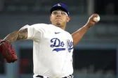 ¿Julio Urías tiene posibilidades de lanzar en Diablos Rojos del México en 2025?