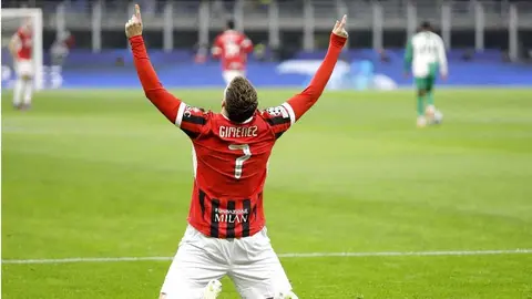 Cafú, histórico del Milán, se deshace de elogios para Santiago Giménez: 'Es bueno, muy bueno'