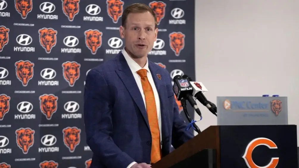 Ben Johnson, head coach de los Bears | AP