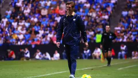 Auxiliar técnico de Pumas no quiso polémica: "Creo en la buena fe de los árbitros"