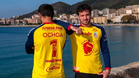 Ajaccio inmortaliza a Guillermo Ochoa tras su retiro con exclusiva camiseta de colección