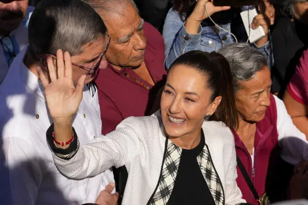 Trump aseguró que Claudia Sheinbaum tiene “la voz más hermosa” durante un encuentro con simpatizantes en Estados Unidos./ AP