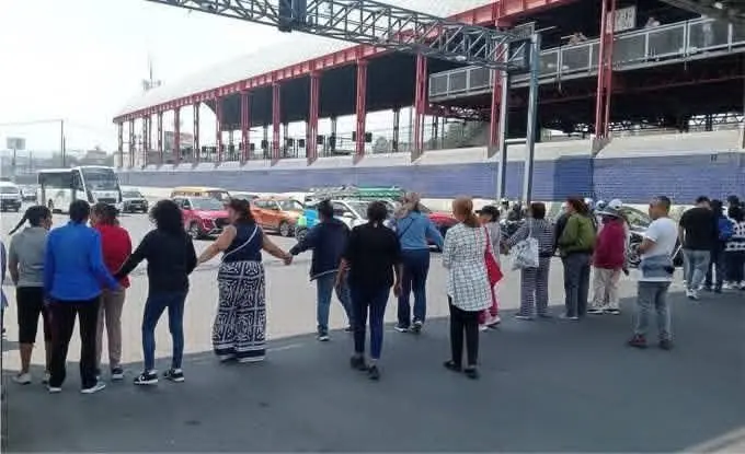 La movilización se concentró en el cruce con Calle 7 y Canal de San Juan, en Iztapalapa./Especial