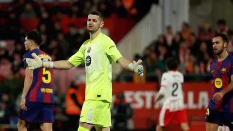 Joan García en lamento durante el partido de Barcelona ante Girona | AP