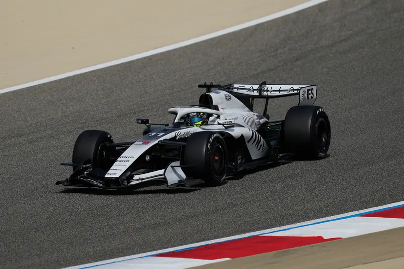 Checo Pérez conduce el CA01, en Bahrein | AP