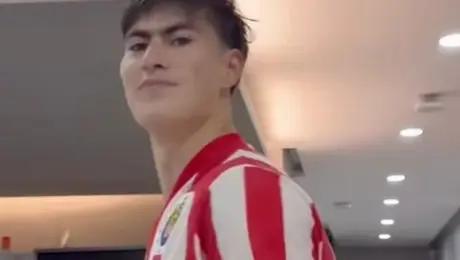 Armando González rinde homenaje a su padre con la histórica camiseta de Chivas