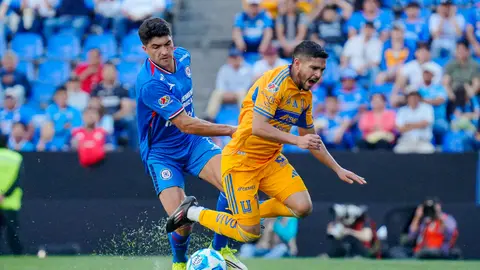 Nico Ibáñez en el Cruz Azul vs Tigres l IMAGO7