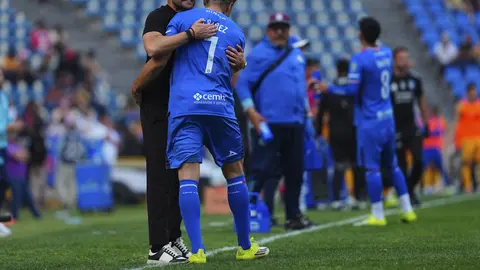 Nico Ibáñez celebrando con Larcamón l IMAGO7