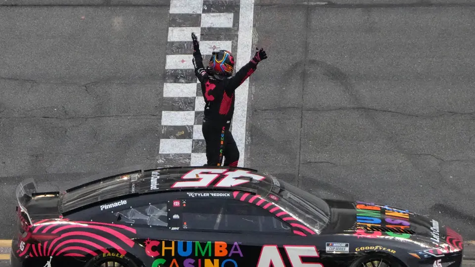 Tyler Reddick se llevó la victoria | AP