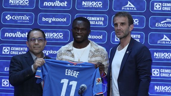 Christian Ebere en su presentación con Cruz Azul | GINA SÁNCHEZ