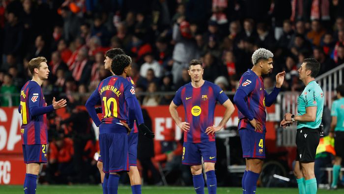Jugadores de Barcelona en lamento tras la derrota contra Girona | AP