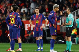 Jugadores de Barcelona en lamento tras la derrota contra Girona | AP