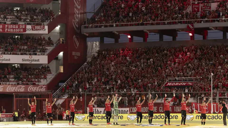 Independiente de Avellaneda ante Su afición l X:Independiente