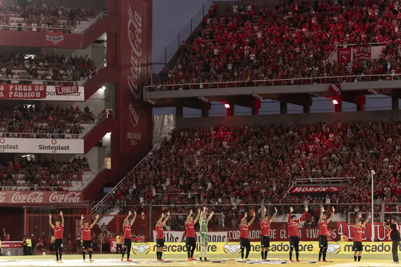 Independiente de Avellaneda ante Su afición l X:Independiente