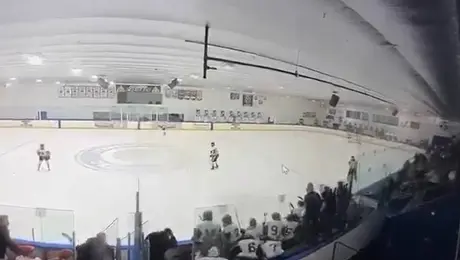 VIDEO: Tiroteo en partido escolar de hockey deja tres muertos en Rhode Island